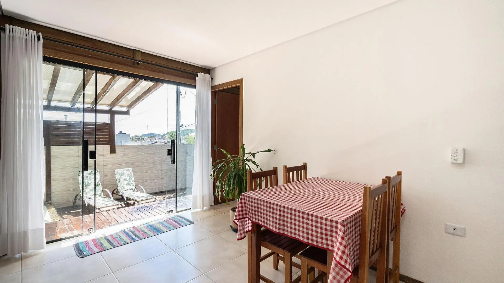 Cabana Com Hidro Grande, Lareira E Ar Condicionado Penha 0*,  Brazília