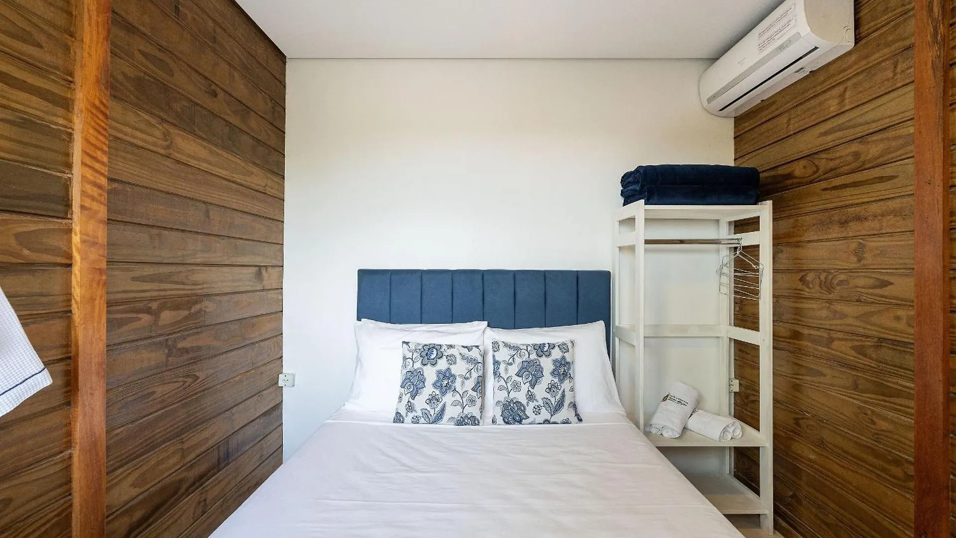 Cabana Com Hidro Grande, Lareira E Ar Condicionado Penha Brazília